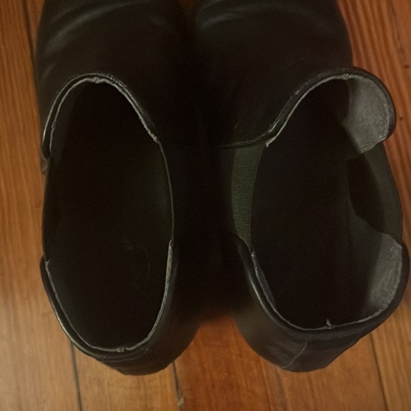 Liendo Black Leather Studded Ankle Boots. Size 8.5 - Picture 5 of 5